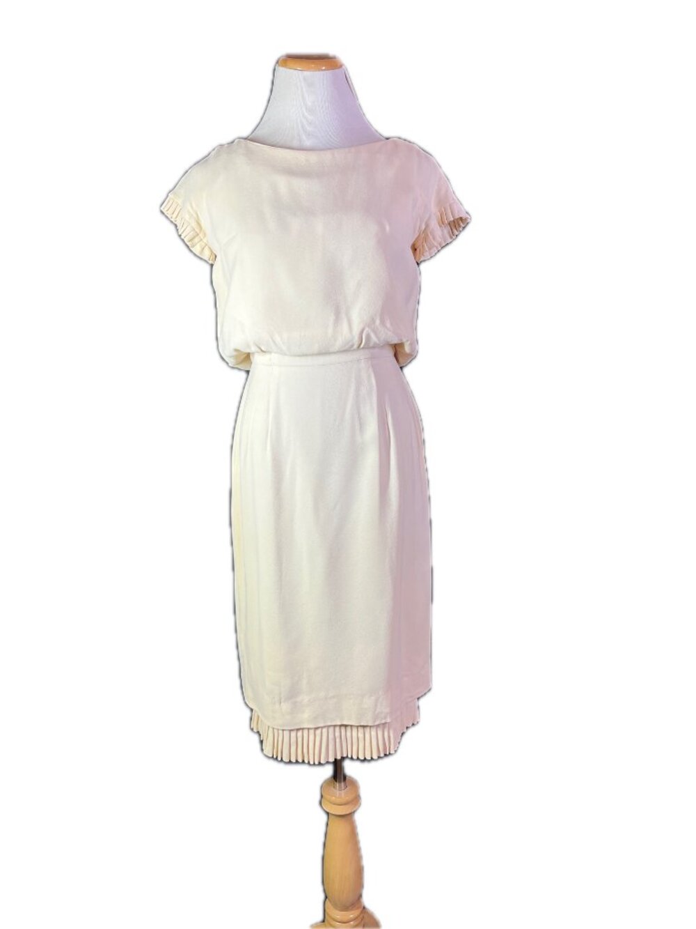Vintage 1960s Cream Short Sleeve Dress Pleated Trim 24" Waist